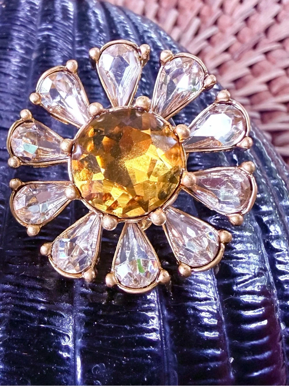 OSCAR DE LA RENTA FLOWER EARRINGS Gold/Citrine Crystal Daisy Stud Post
